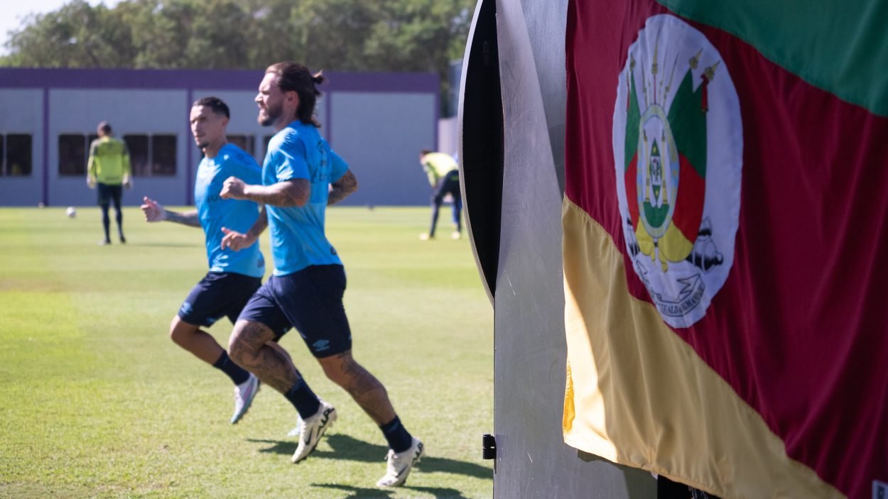 Grêmio inicia rotina de treinamentos em São Paulo