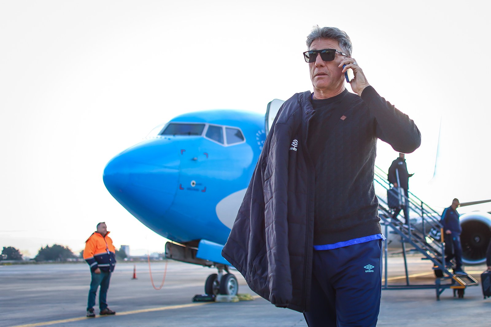 RS - FUTEBOL/ CHEGADA GREMIO  - ESPORTES - Delegação do Gremio embarca para o Chile, onde enfrenta a equipe do Huachipato, em partida valida pelo Copa Libertadores da America 2024. FOTO: LUCAS UEBEL/GREMIO FBPA