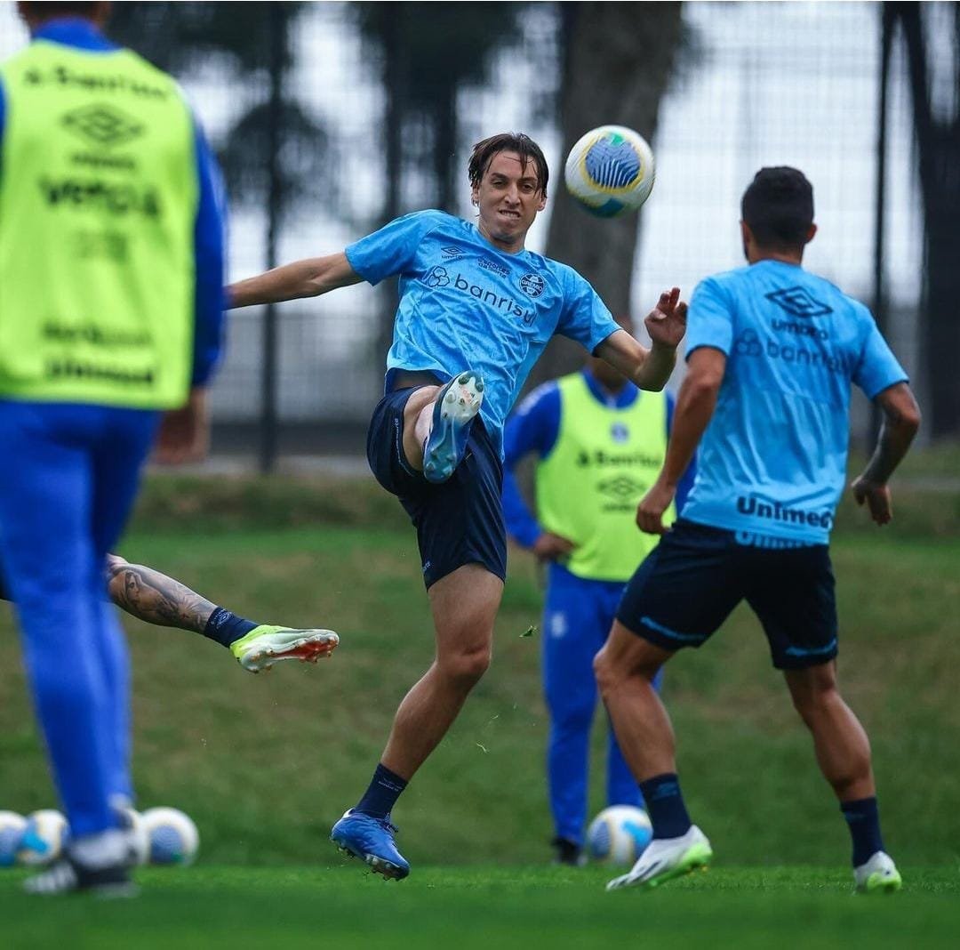 GRÊMIO VOLTA AOS TREINOS COM FOCO NO ATLÉTICO-GO