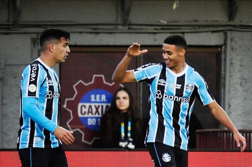 GRÊMIO VENCE O FLUMINENSE NO CENTENÁRIO EM CAXIAS