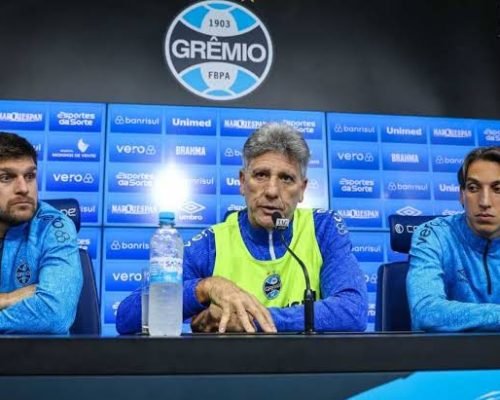 GRÊMIO TRENOU PELA MANHÃ SEGUIDO DE ENTREVISTA COLETIVA