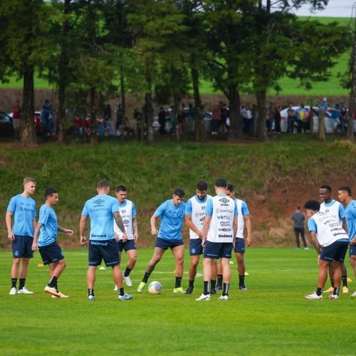 GRÊMIO TREINA EM CHAPECÓ PARA ENFRENTAR O VASCO NO DOMINGO